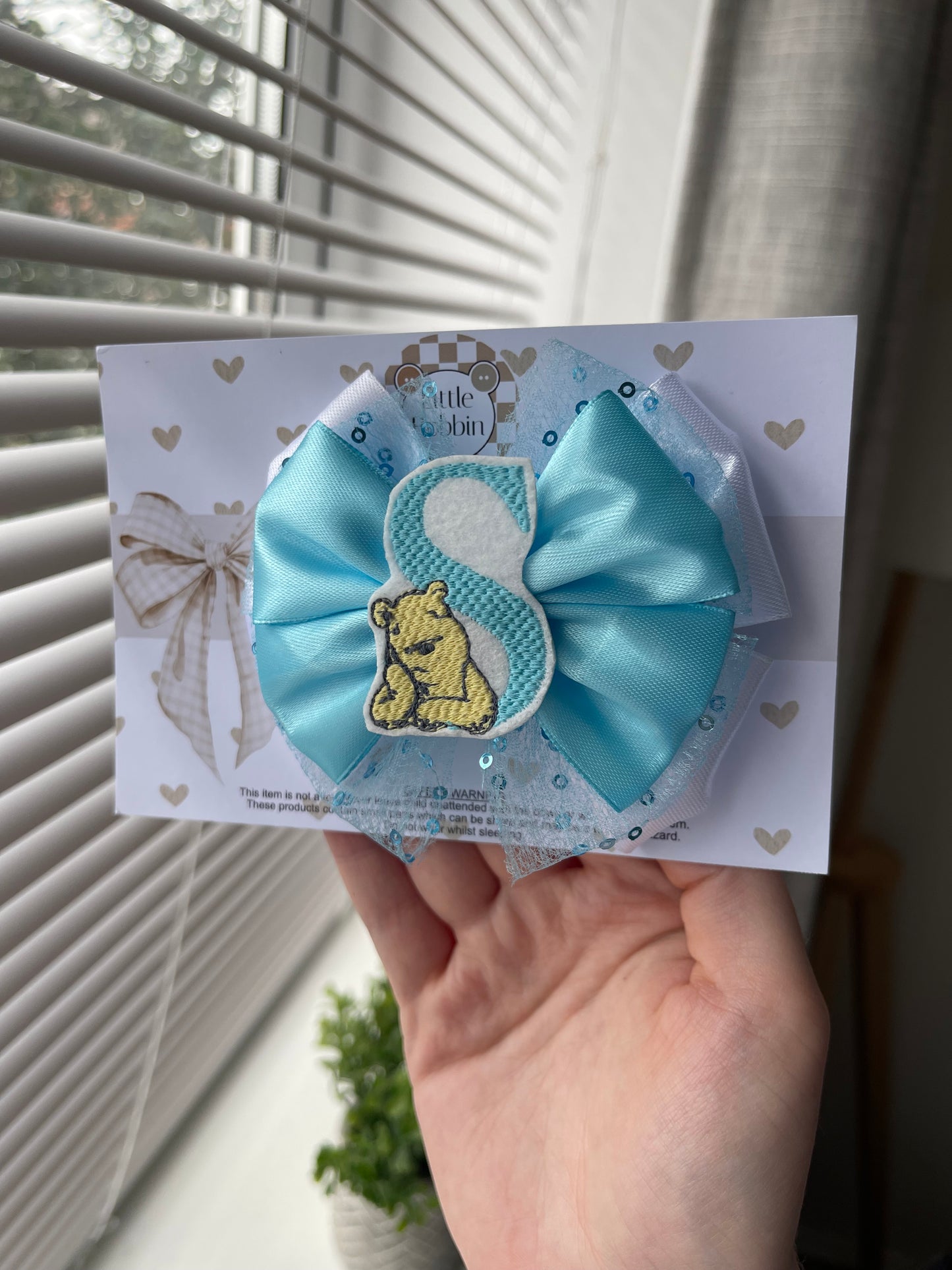 Classic Winnie letter bow