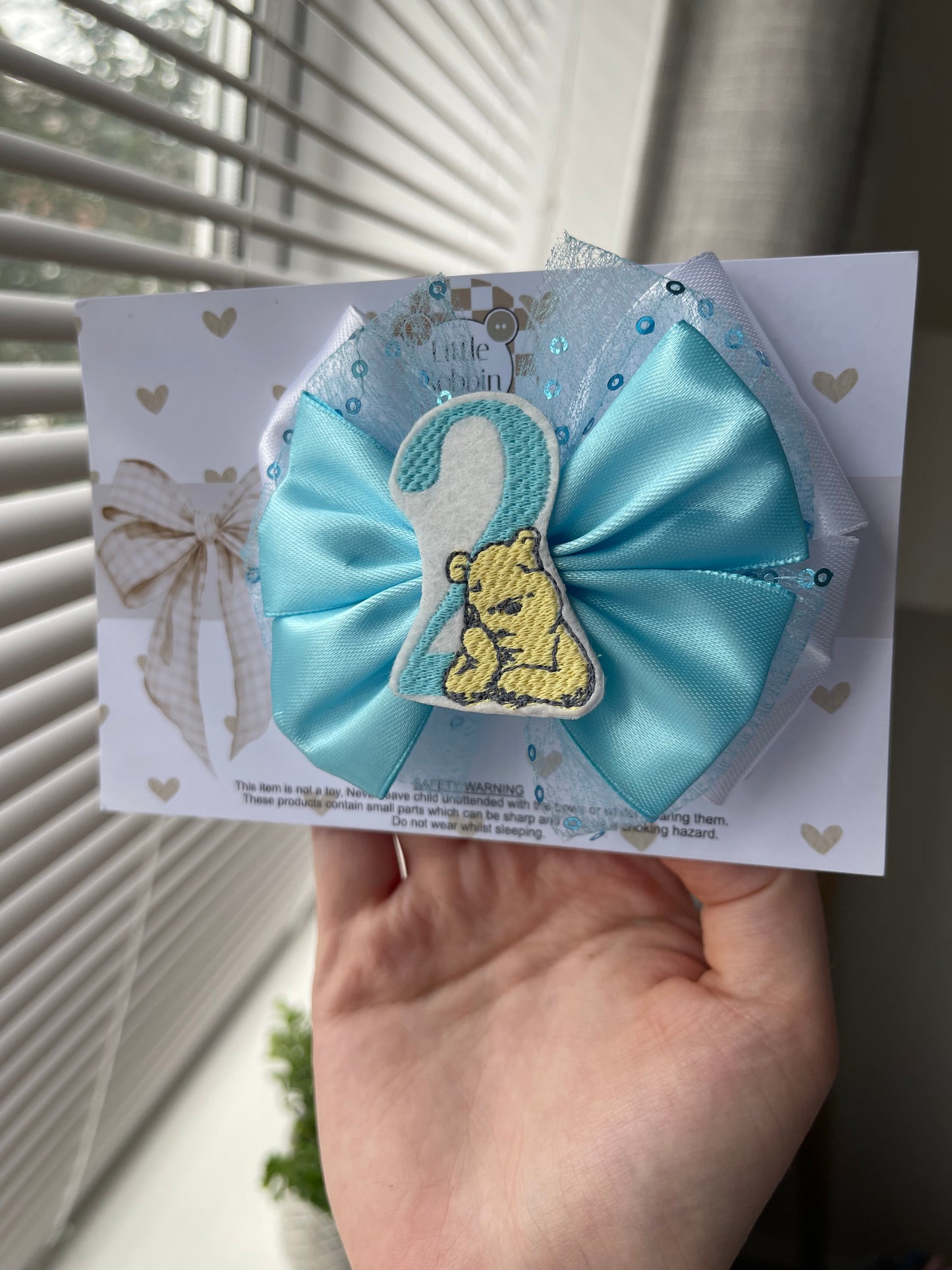 Classic Winnie number bow