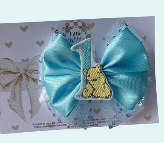 Classic Winnie number bow