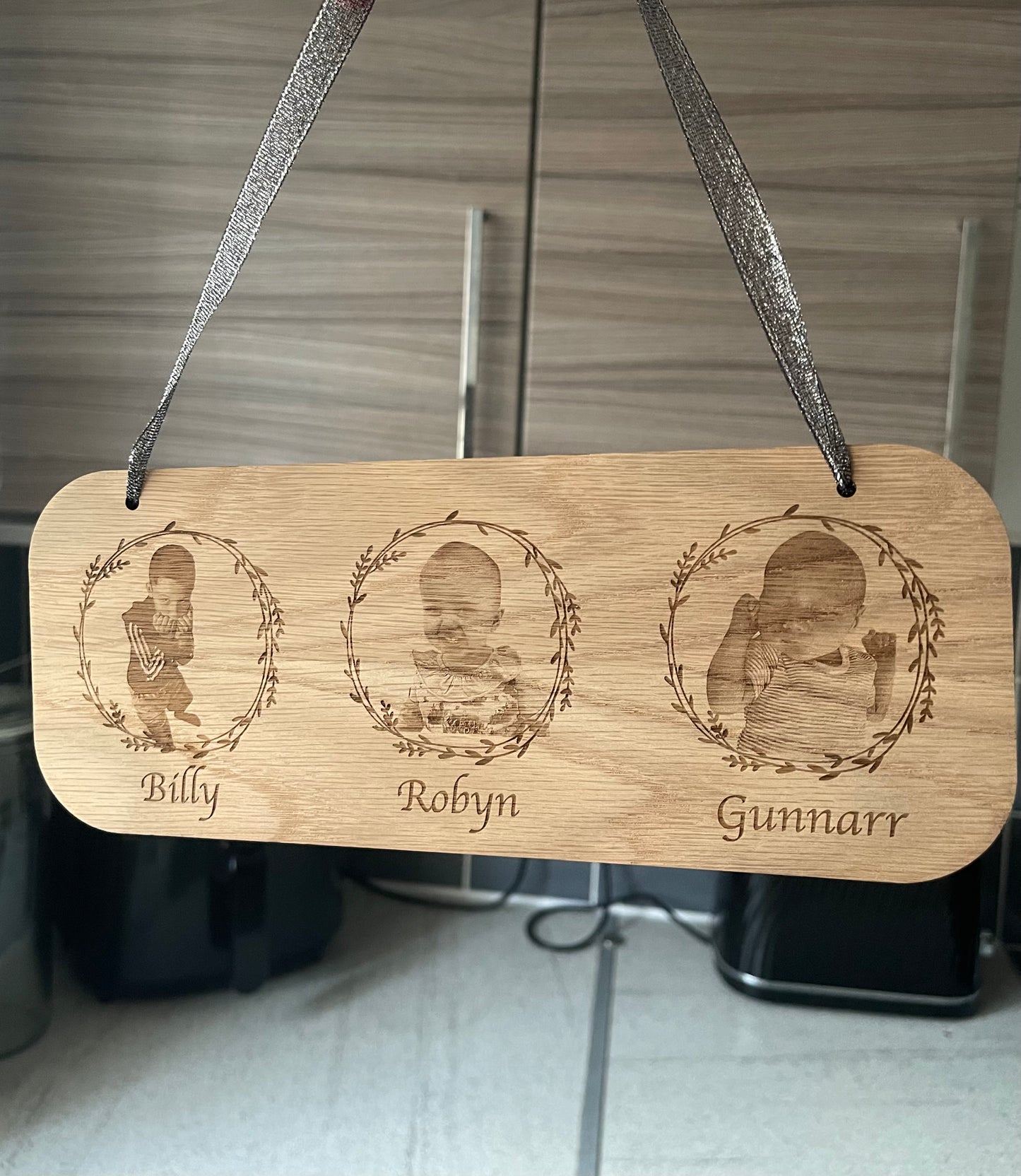 Hanging plaque